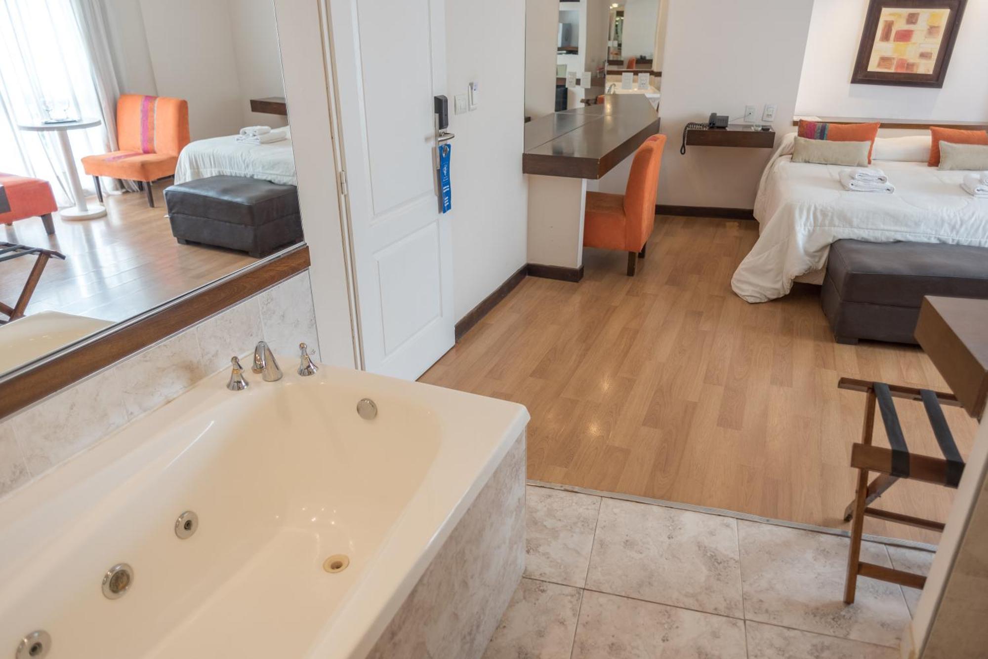 Santa Cecilia Resort & Spa I วิญาการ์ลอสปาซ ภายนอก รูปภาพ